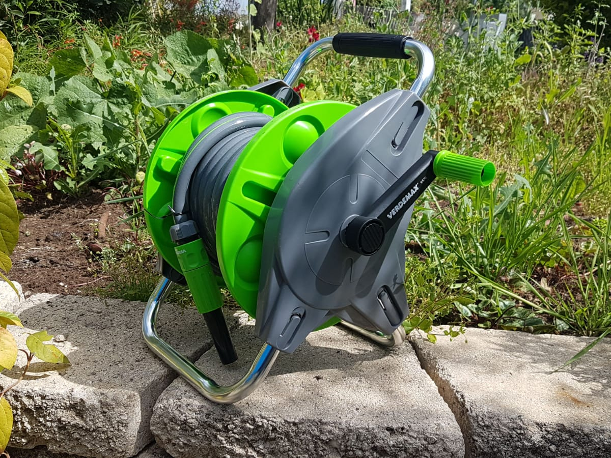 גלגלת עם צינור 15 מטר בקרטון