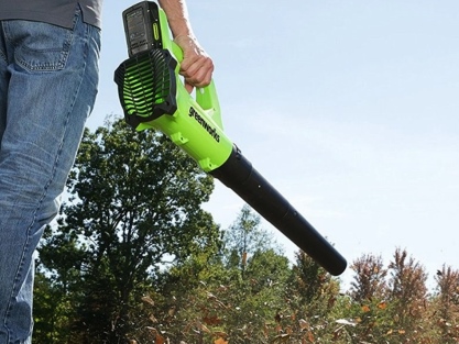 מפוחים ושואבי אבק