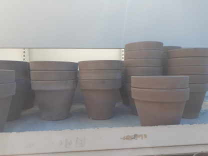 עציץ טרקוטה 19 ס"מ - צבע מוקה