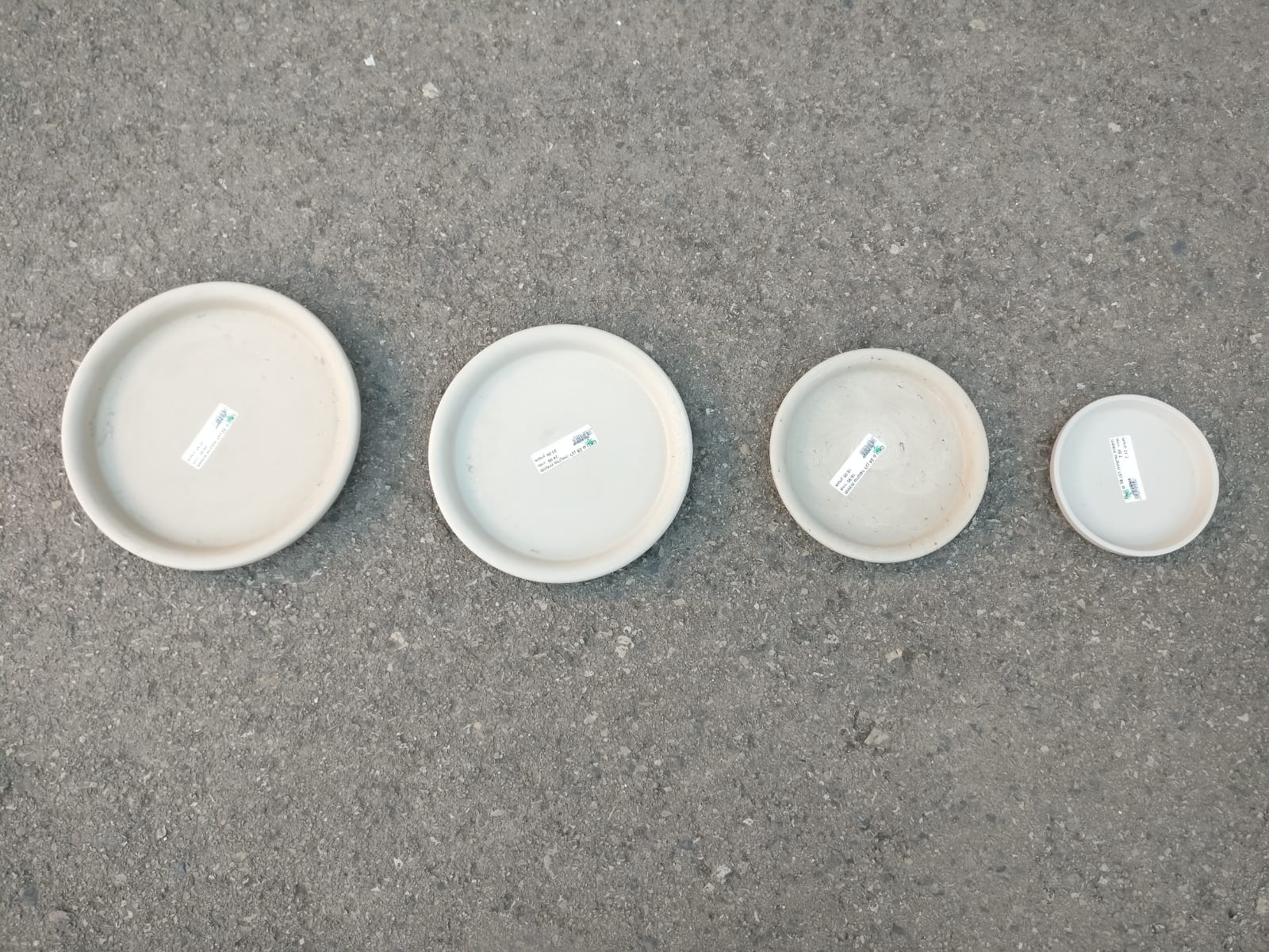 תחתית טרקוטה לבן 18 ס"מ XLU